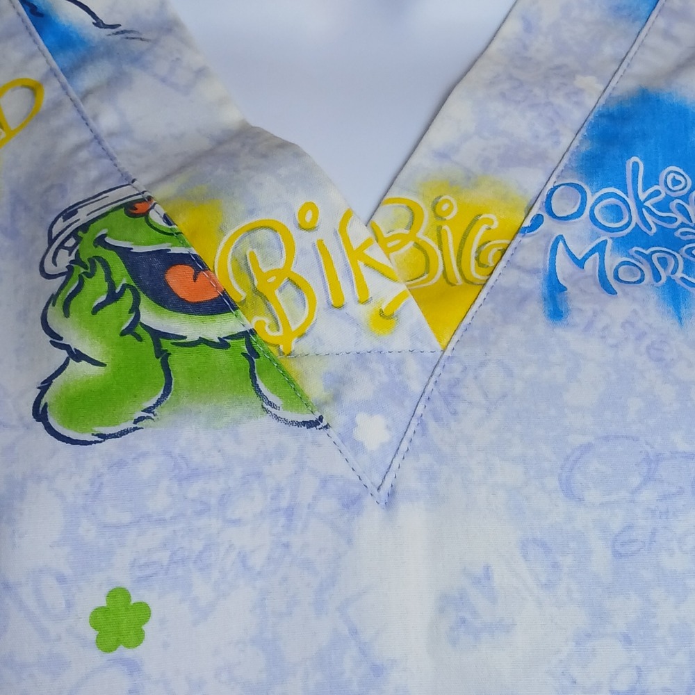 Sesame Street Women S Scrub Top Elmo Cookie Monster Big Bird Kidcore Y2K Medical - Picture 6 of 6
